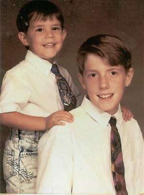 Nothing says hip like shirt, tie and tight acid washed jeans. 